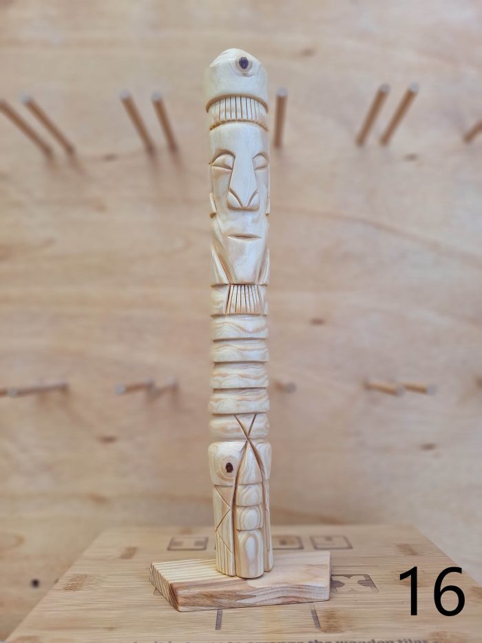 Ръчно изработени дървени статуетки - Handmade wooden figurines