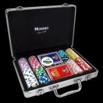 Чипове за покер - 14g 200pcs - Modiano poker chips set with suitcase комплект за покер с включени 2 пластик тестета и куфарче за съхранение 200 14-грамови чипа за покер
