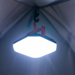 Презаредима LED лампа - NILS Camp rechargeable waterproof LED lamp - 220 лумена - NC0007 презаредима лампа къмпинг лампа 220 лумена водоустойчива лампа за палатка LED фенер за къмпинг компактна къмпинг лампа фенер зареждане цена цени с дръжка за закачване