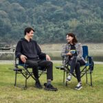 Сгъваем къмпинг стол с масичка Ever Advanced - до 180 кг, с поставка и джоб, удобен за къмпинг, риболов и пикник режисьорски къмпинг стол здрав къмпинг стол до 180 кг стол за риболов с маса преносим стол споставка за чаша удобен стол за къмпинг и пикник цена цени