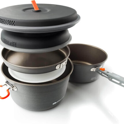 Къмпинг комплект за готвене GSI Outdoors Pinnacle Base Camper Small - Лек алуминиев cookware set с незалепващо покритие за къмпинг и туризъм комплект съдове за къмпинг къмпинг cookware set туристически комплект за готвене съдове за къмпинг с незалепващо покритие къмпинг кухня комплект outdoor cooking set комплект за каравана готвене лек комплект съдове за туризъм къмпинг тенджера и тиган комплект съдове за пикник комплект camping cookware lightweight комплект за готвене за палатка туристически кухненски комплект къмпинг оборудване за готвене cookware set camping compact цена цени