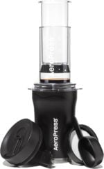 AeroPress Go Plus преносима кафемашина – компактна 3-в-1 кафе преса за пътуване, къмпинг и офис с термо чаша преносима кафемашина AeroPress Go Plus компактна кафемашина за пътуване ръчна кафемашина за къмпинг кафе преса за път и офис travel coffee maker AeroPress цена цени
