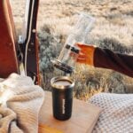 AeroPress Go Plus преносима кафемашина – компактна 3-в-1 кафе преса за пътуване, къмпинг и офис с термо чаша преносима кафемашина AeroPress Go Plus компактна кафемашина за пътуване ръчна кафемашина за къмпинг кафе преса за път и офис travel coffee maker AeroPress цена цени