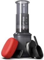 Преносима кафемашина Aeropress GO - Компактна ръчна кафе преса за къмпинг и пътуване, 2 минути приготвяне преносима кафемашина за къмпинг ръчна кафемашина за пътуване кафе преса за къмпинг компактна кафемашина за път къмпинг кафеварка travel coffee maker ръчна еспресо машина кафемашина за туризъм цена цени