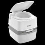 Преносима химическа тоалетна Thetford Porta Potti 365Qube - Portable camping toilet за кемпер, каравана и пътуване цена цени porta potti 365 camping toilet portable химическа тоалетна за къмпинг мобилна тоалетна за кемпер portable camping toilet system camping WC toilet тоалетна за каравана travel toilet portable outdoor portable toilet санитарно решение за къмпинг химическа тоалетна Qube мобилна тоалетна за пътуване camping hygiene toilet portable toilet for caravan кемпер тоалетна система camping equipment toilet outdoor WC solution преносима тоалетна за пътуване