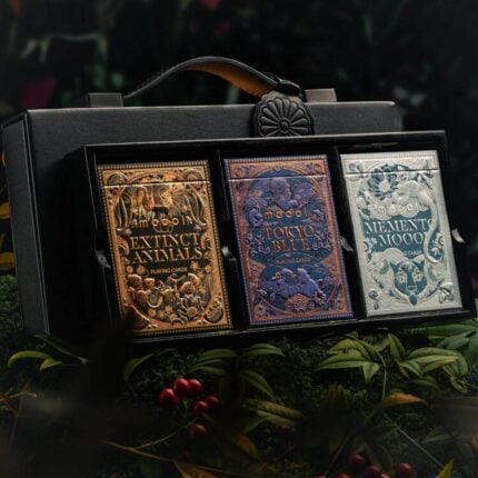 Карти за игра - Moooi Collector's Edition box set - Theory11 playing cards професионални карти за игра от марката бранда Theory11 Moooi подходящи за магия трикове с карти кардистри cardistry белот покер и игри с карти цена цени комплект от 3 тестета в луксозна кутия за колекционери и ценители на изкуството рисунки на изчезнали видове