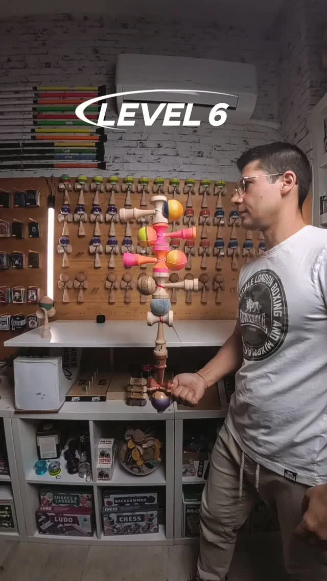 Balance with kendamas #kendama